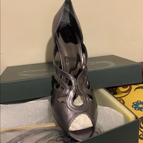 Women’s shoes 9 1/2 M - Picture 2 of 7